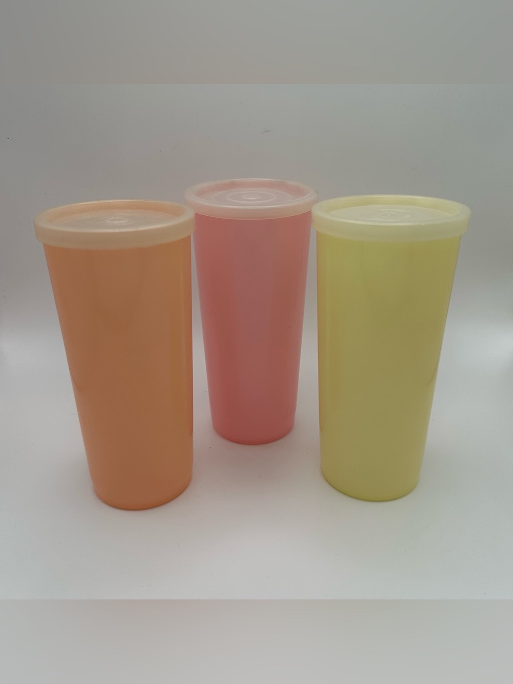 Vintage Set of 3 Retro 50’s Tupperware Pastel Tumblers 6” Juice Cups W/seal